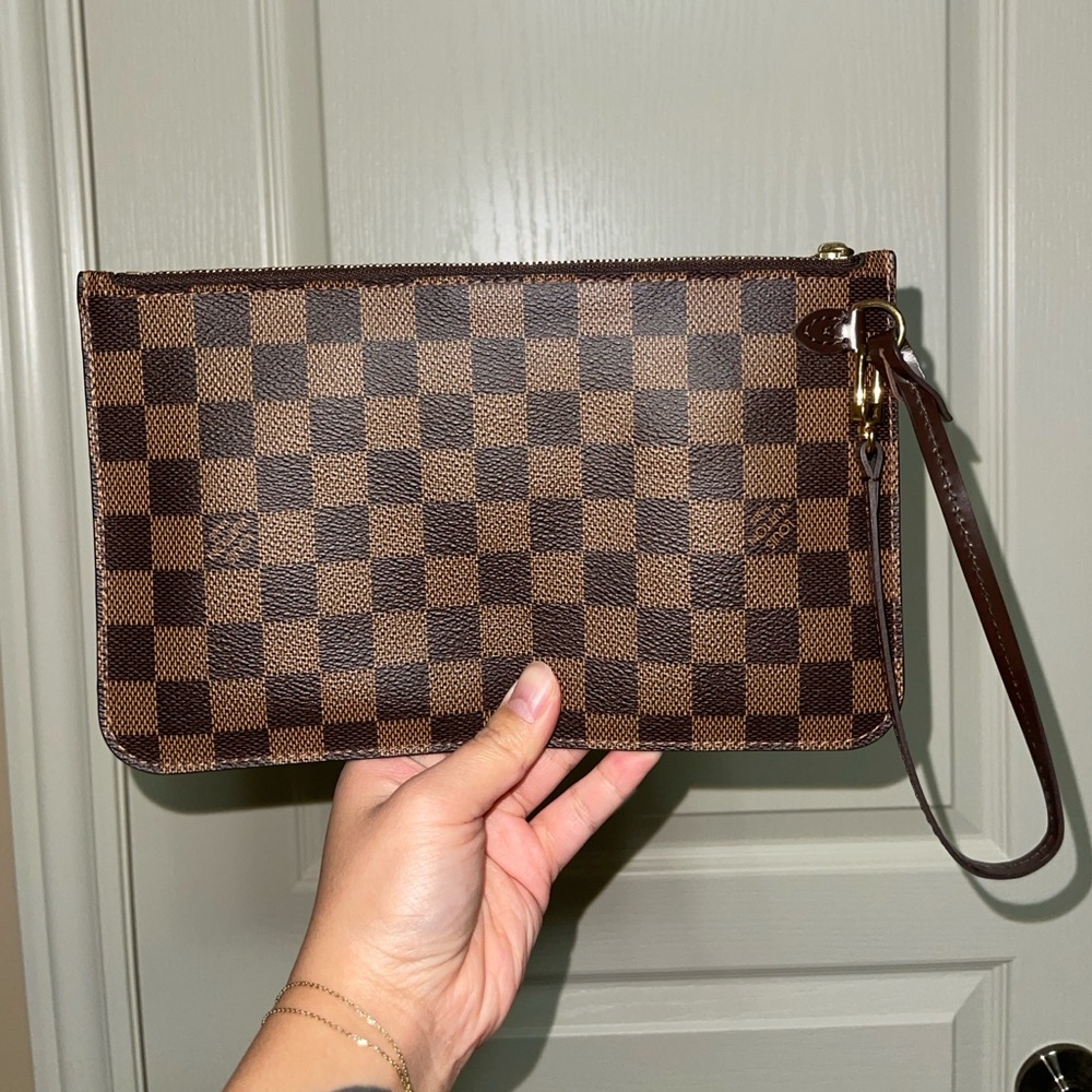 Authentic Louis Vuitton Neverfull pouch wristlet